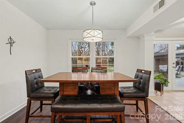 7729 Surreywood Place, Charlotte, NC 28270