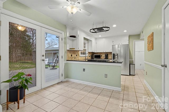 7729 Surreywood Place, Charlotte, NC 28270