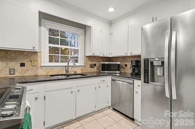 7729 Surreywood Place, Charlotte, NC 28270