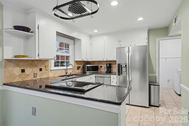 7729 Surreywood Place, Charlotte, NC 28270