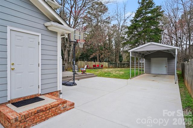 7729 Surreywood Place, Charlotte, NC 28270