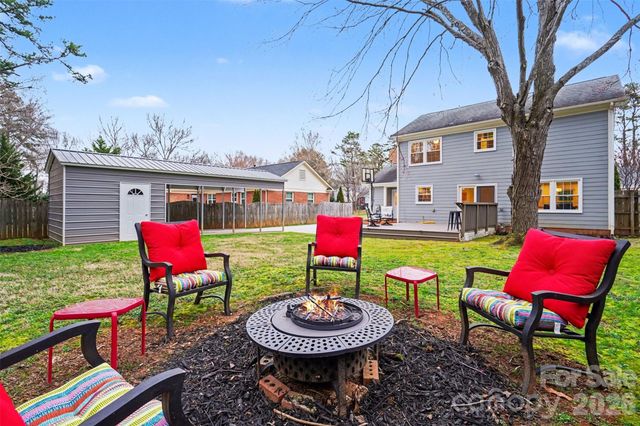 7729 Surreywood Place, Charlotte, NC 28270