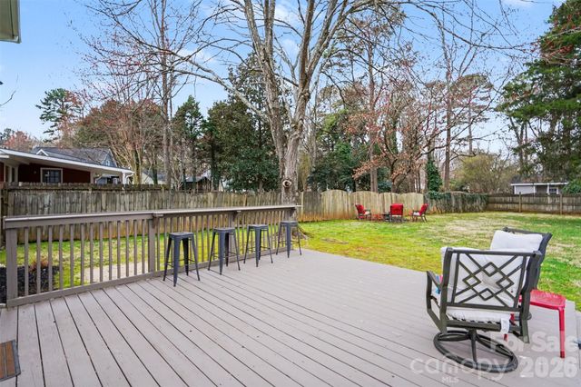 7729 Surreywood Place, Charlotte, NC 28270