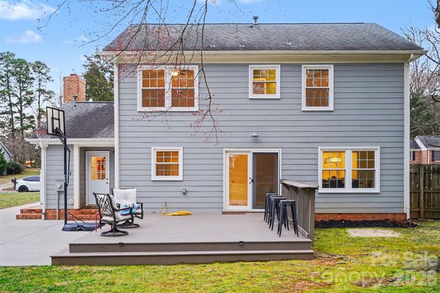 7729 Surreywood Place, Charlotte, NC 28270