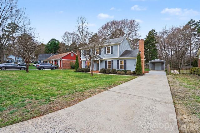 7729 Surreywood Place, Charlotte, NC 28270