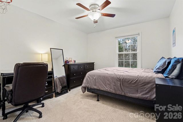 7729 Surreywood Place, Charlotte, NC 28270