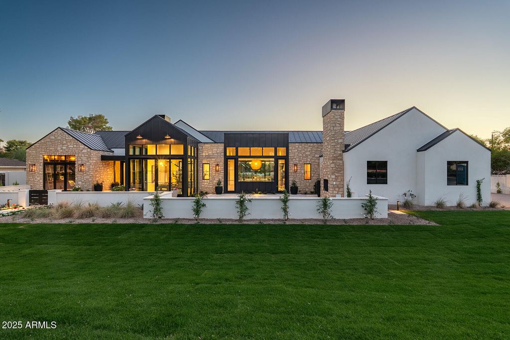 4729 E ARCADIA Lane, Phoenix, AZ 85018