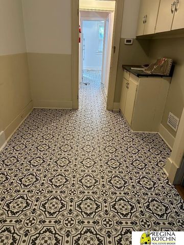 1004 Glenwood Ave Apt 3, Omaha, NE 68131