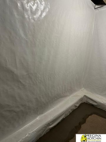 1004 Glenwood Ave Apt 3, Omaha, NE 68131