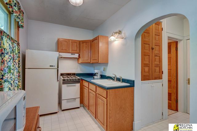 1004 Glenwood Ave Apt 3, Omaha, NE 68131