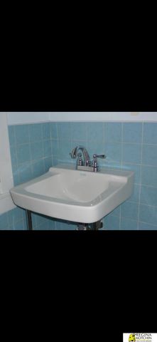 1004 Glenwood Ave Apt 3, Omaha, NE 68131