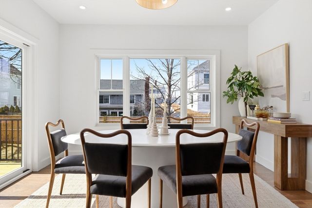 51 Fox Hill Rd, Nahant, MA 01908