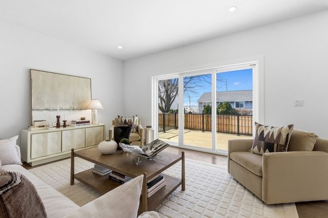 51 Fox Hill Rd, Nahant, MA 01908