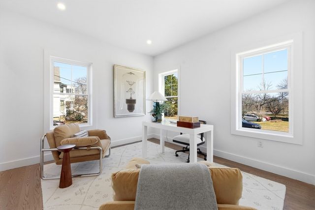 51 Fox Hill Rd, Nahant, MA 01908