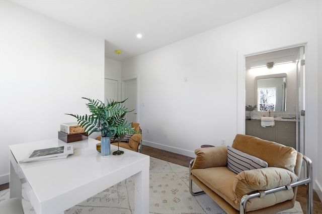 51 Fox Hill Rd, Nahant, MA 01908