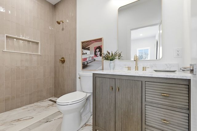 51 Fox Hill Rd, Nahant, MA 01908