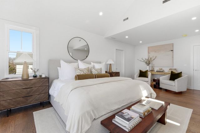 51 Fox Hill Rd, Nahant, MA 01908