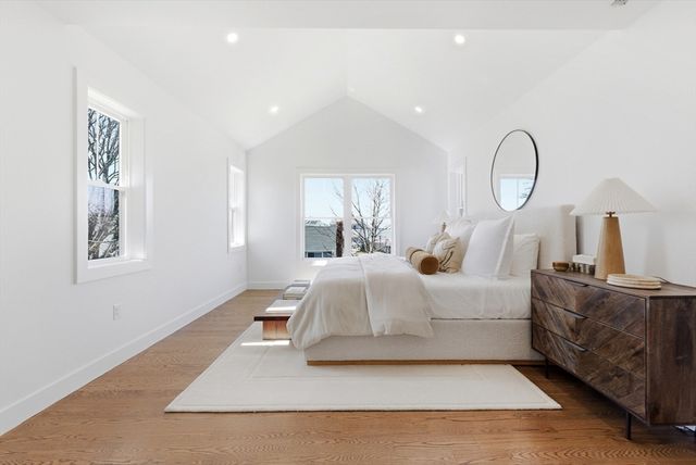 51 Fox Hill Rd, Nahant, MA 01908