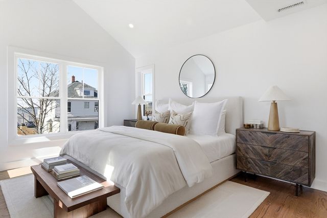 51 Fox Hill Rd, Nahant, MA 01908