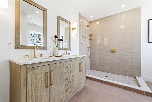 51 Fox Hill Rd, Nahant, MA 01908