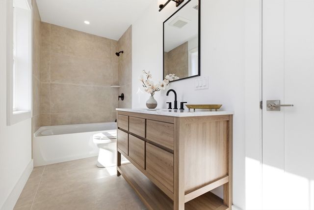 51 Fox Hill Rd, Nahant, MA 01908