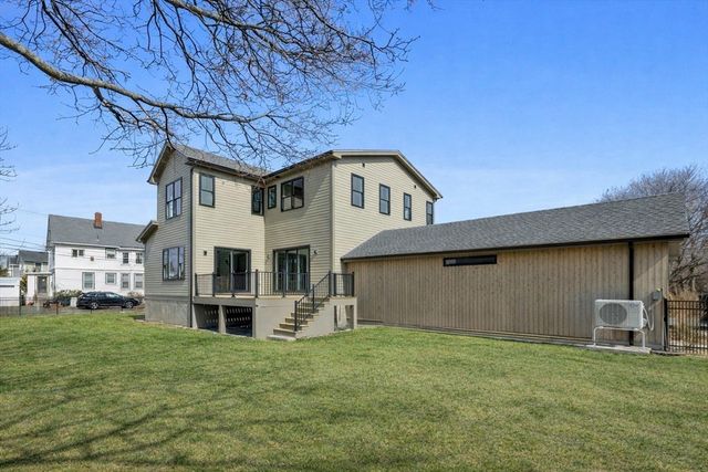 51 Fox Hill Rd, Nahant, MA 01908