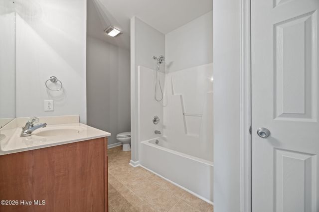 1121 Turtle Creek Road H, Greenville, NC 27858