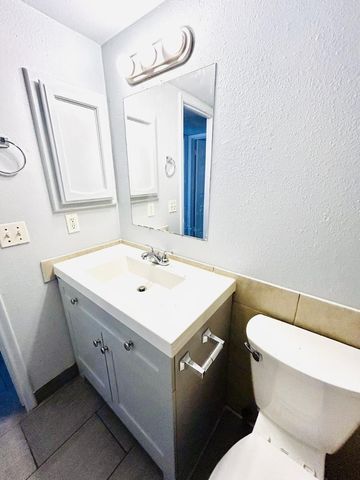 20 W Southern Avenue A, Mesa, AZ 85210
