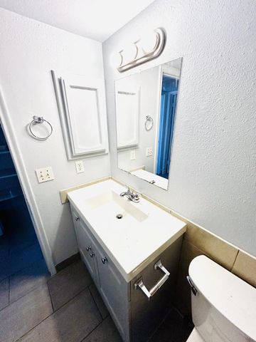 20 W Southern Avenue A, Mesa, AZ 85210
