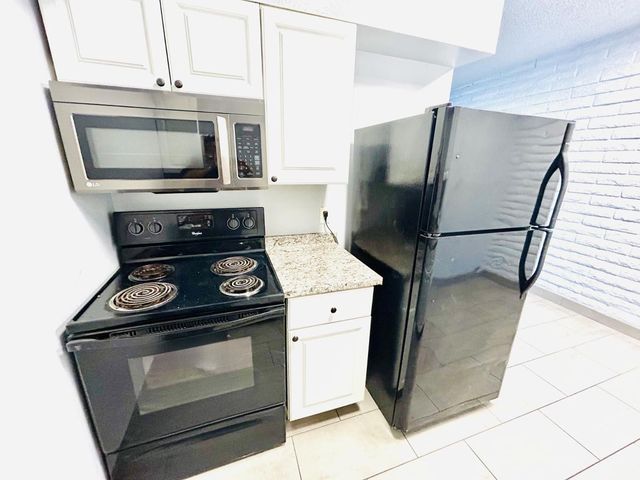 20 W Southern Avenue A, Mesa, AZ 85210