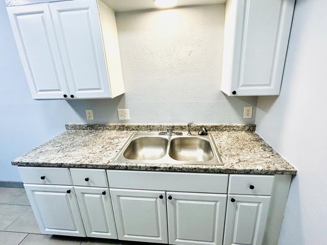 20 W Southern Avenue A, Mesa, AZ 85210