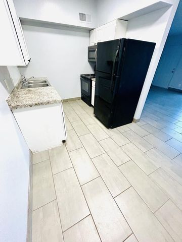 20 W Southern Avenue A, Mesa, AZ 85210