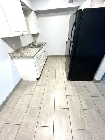 20 W Southern Avenue A, Mesa, AZ 85210
