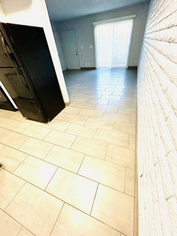 20 W Southern Avenue A, Mesa, AZ 85210