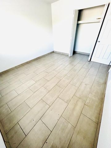 20 W Southern Avenue A, Mesa, AZ 85210