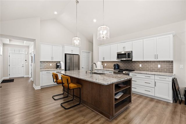 57 Thompson Lane, Canandaigua City, NY 14424