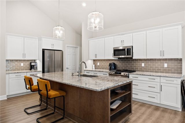 57 Thompson Lane, Canandaigua City, NY 14424