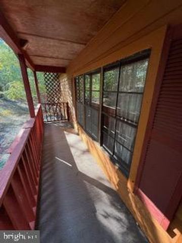 933 DOVER HOLLOW RD, Moorefield, WV 26836