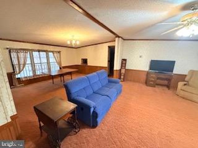 933 DOVER HOLLOW RD, Moorefield, WV 26836