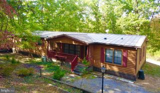 933 DOVER HOLLOW RD, Moorefield, WV 26836