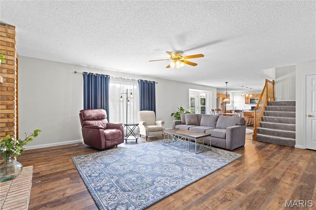 32 Lisa Nicole Court, St Peters, MO 63376