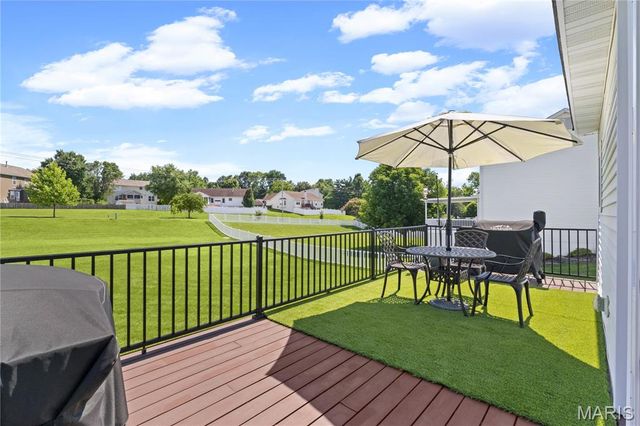 32 Lisa Nicole Court, St Peters, MO 63376