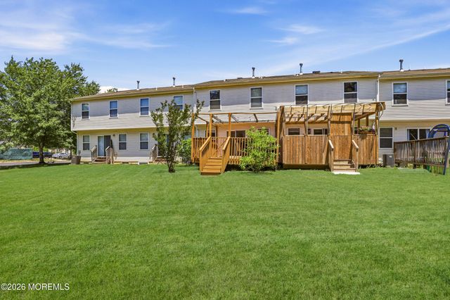 66 Aspen Court, Lakewood, NJ 08701