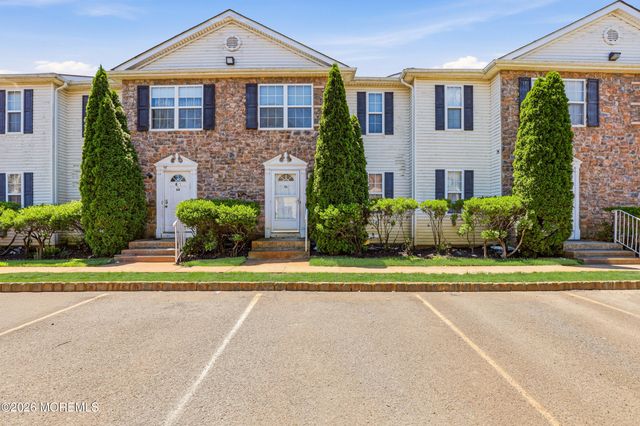 66 Aspen Court, Lakewood, NJ 08701