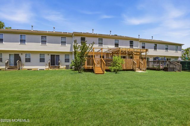 66 Aspen Court, Lakewood, NJ 08701
