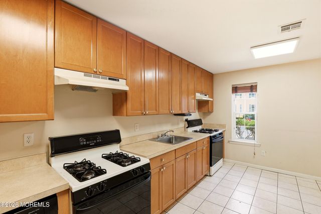 66 Aspen Court, Lakewood, NJ 08701