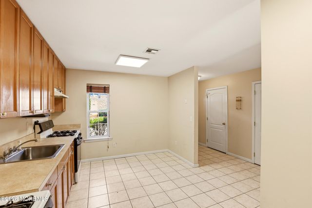 66 Aspen Court, Lakewood, NJ 08701