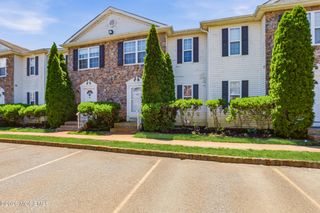 66 Aspen Court, Lakewood, NJ 08701