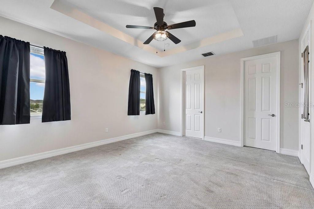 Image 18 of property listing at 11902 LANDING POINT LOOP, Orlando, FL 32832