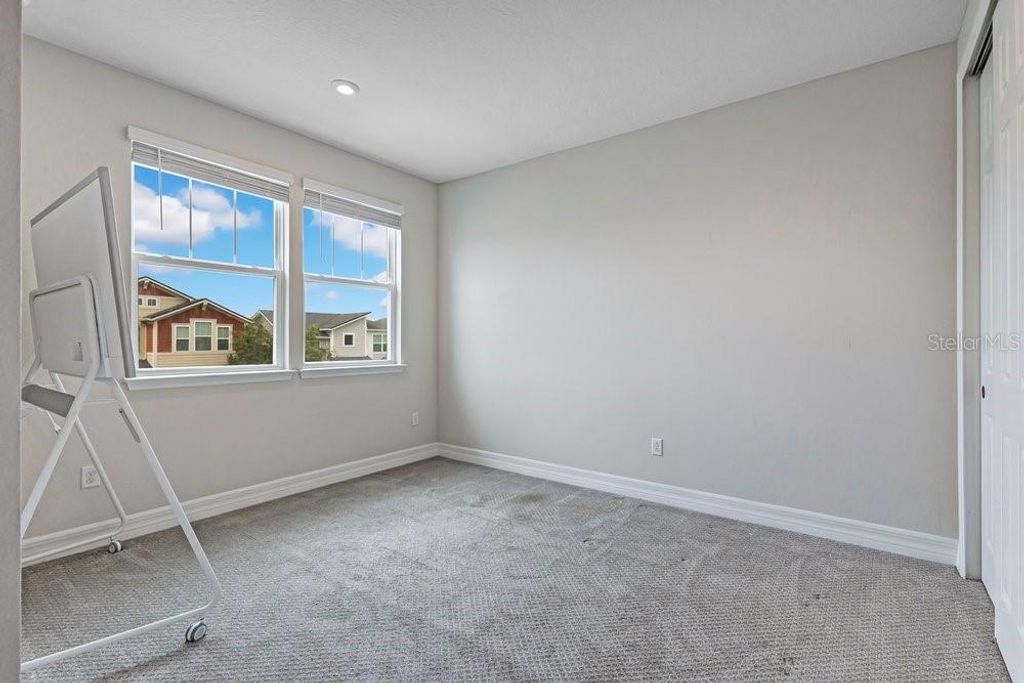 Image 23 of property listing at 11902 LANDING POINT LOOP, Orlando, FL 32832
